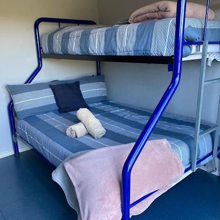 เดอะ 13 อะโพสเทิล Hostel ปรินซ์ทาวน์ ภายนอก รูปภาพ