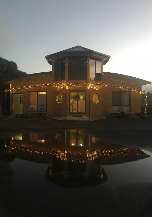 เดอะ 13 อะโพสเทิล Hostel ปรินซ์ทาวน์ ภายนอก รูปภาพ